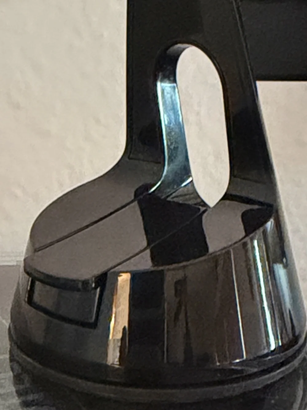 MAGICMOUNT Magnetic Car Phone Mount - Black & Silver